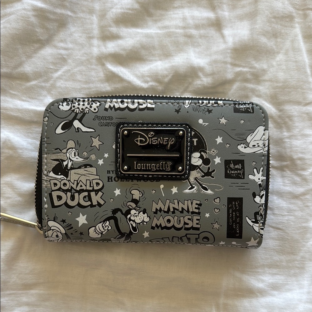 Disney Loungefly Gray Wallet - NEW